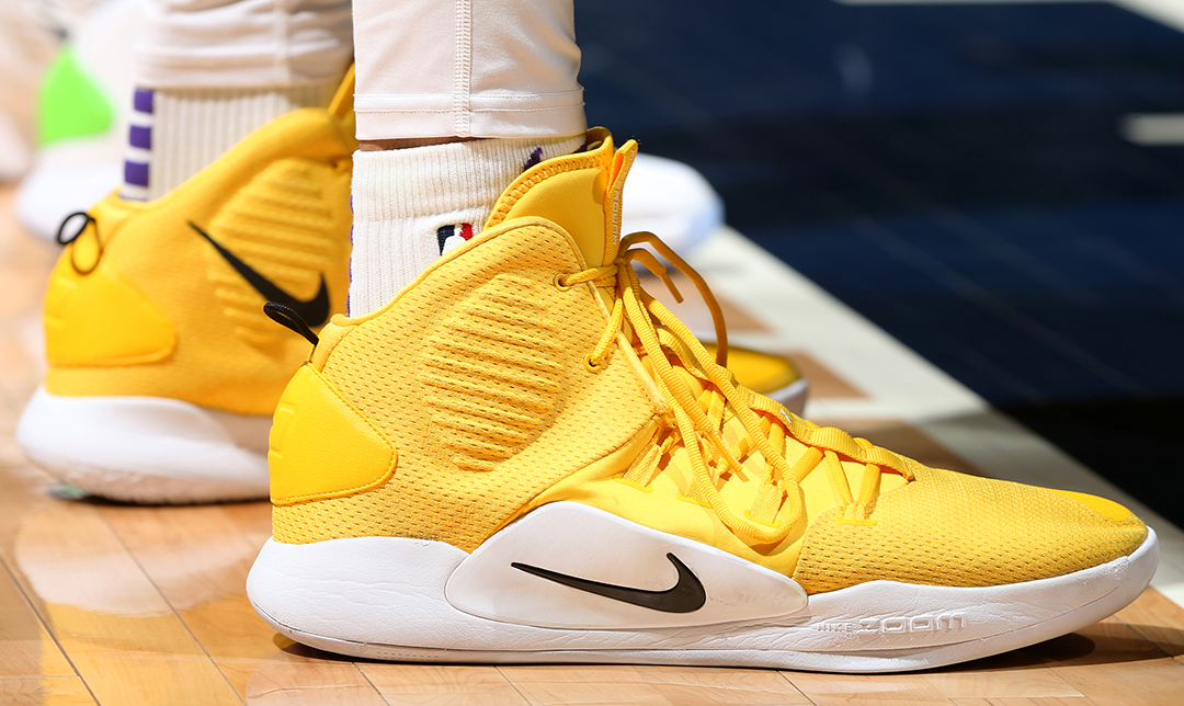 全市场：尤文与那不勒斯对格雷茨卡有意，正关注其续约情况（全市场：尤文、那不勒斯有意格雷茨卡，密切关注续约进展）