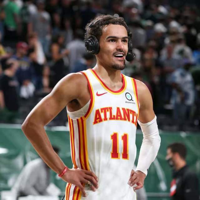 B席：感觉对阵皇马都快像打联赛了，来伯纳乌从来不轻松（B席：和皇马交手都快成常态了，客战伯纳乌一向不轻松）