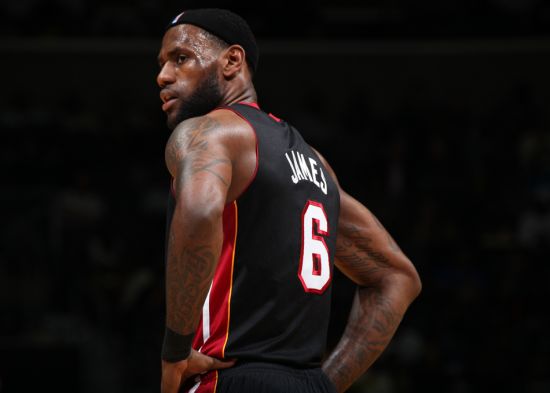 替补席没啥存在感！湖人首发5虎合砍102分（板凳隐身！湖人首发五将合砍102分）