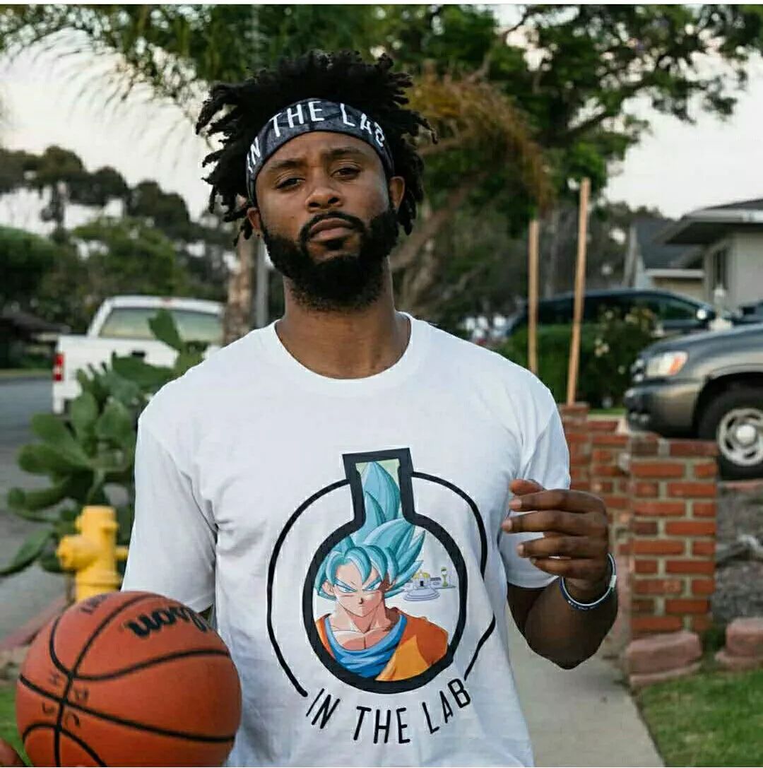 桑巴旅欧报169：安东尼起舞怒造三球，桑托斯传射客场擒狼（桑巴旅欧第169期：安东尼舞步制三球，桑托斯传射助客场击败狼队）